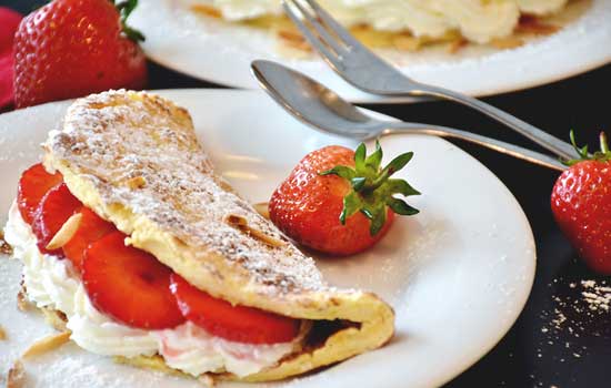 Dazzling Danish Raspberry Bars (Hindbærsnitter)