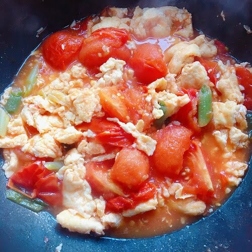 Easy and Artsy Sauteed Tomatoes with Eggs (西红柿炒蛋) - COOK COOK GO