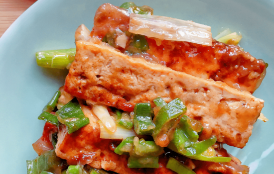 Easy Fried Tofu with Green Onions (葱烧豆腐).