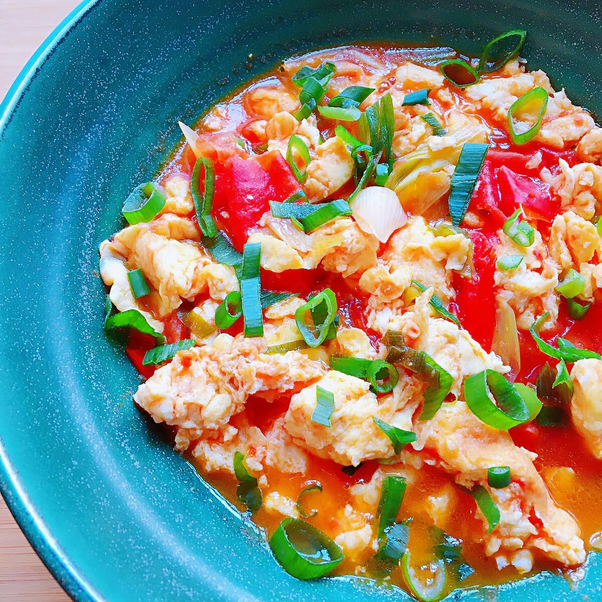 Easy and Healthy Sauteed Tomatoes with Eggs