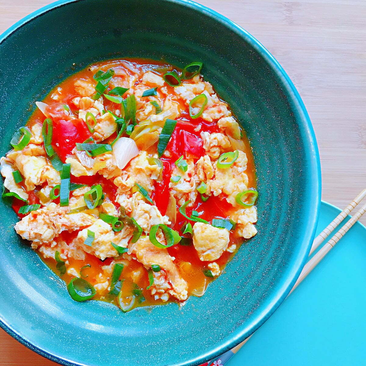 Easy and delicious sauteed tomatoes with eggs