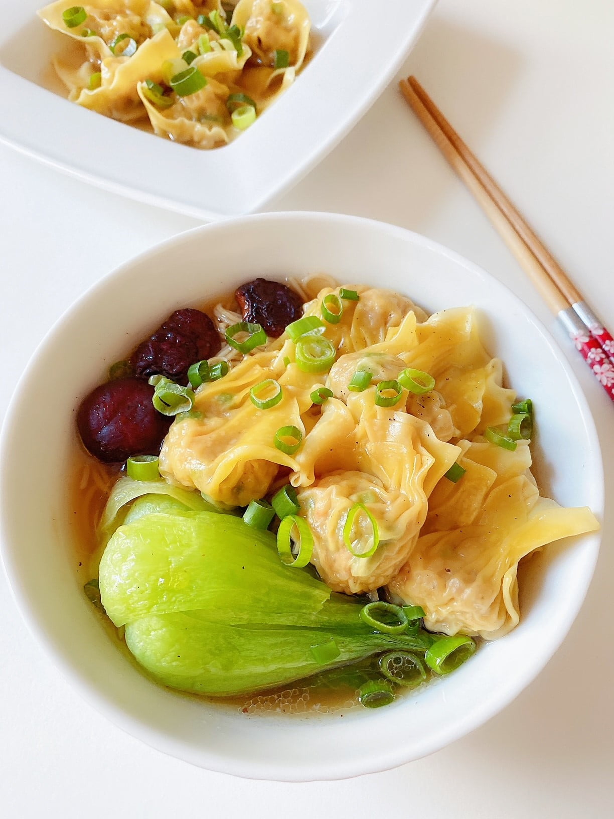 cantoness wonton noodles soup