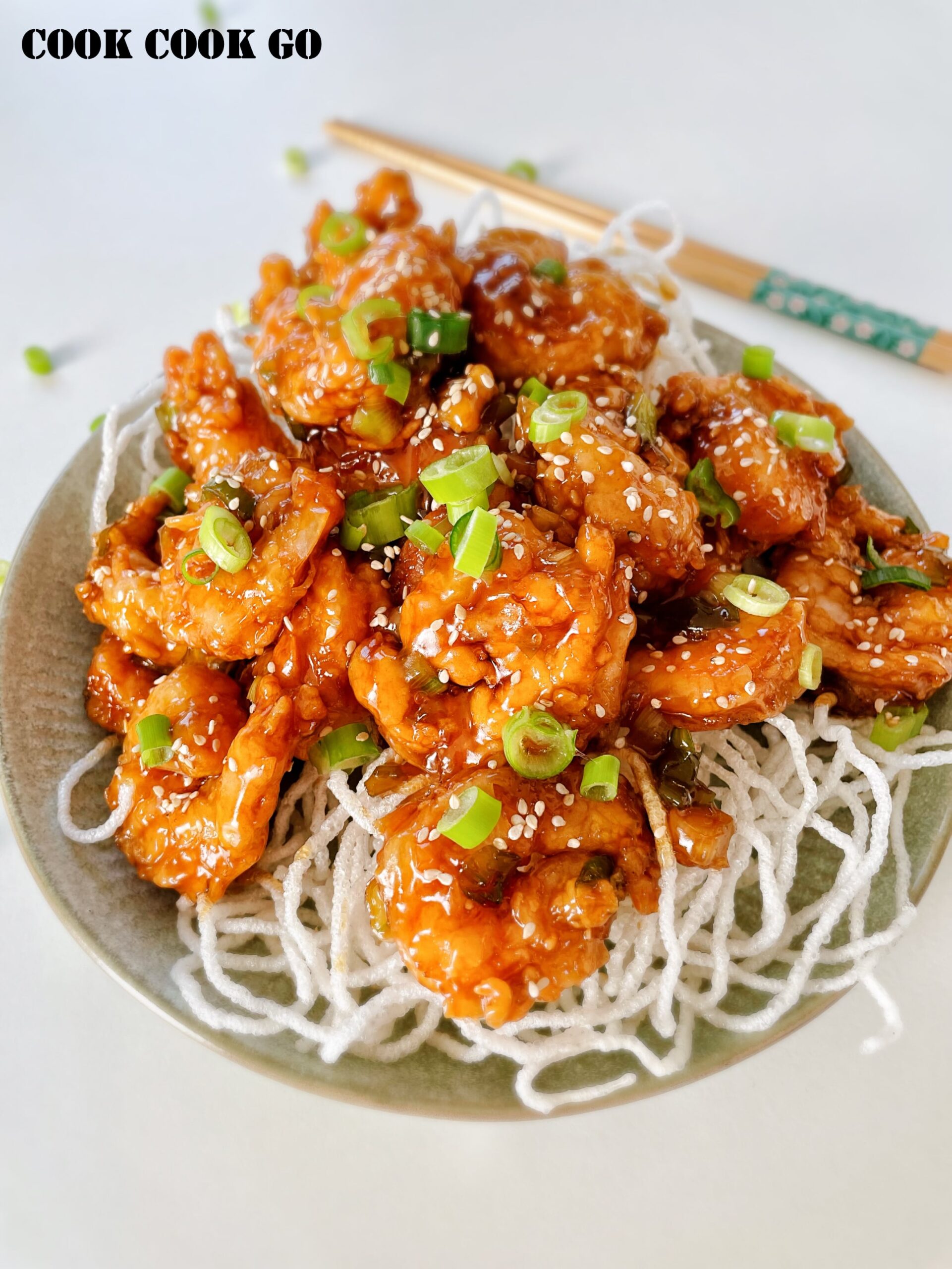 Chinese crispy shrimp with honey sauce