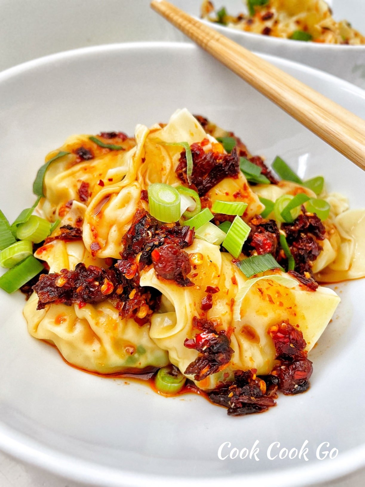 spicy wontons in chili oil