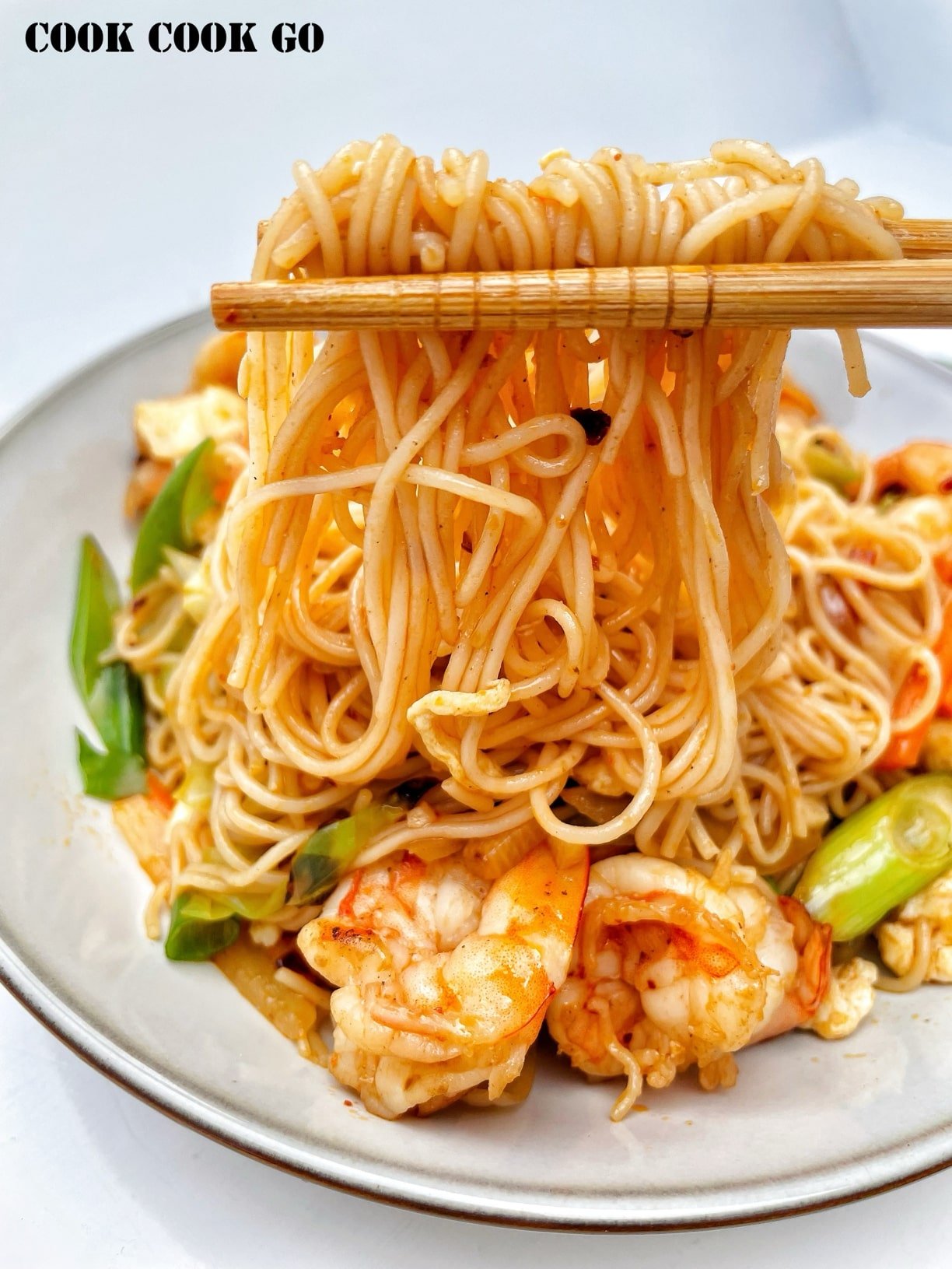 stir fry rice noodles with shrimp
