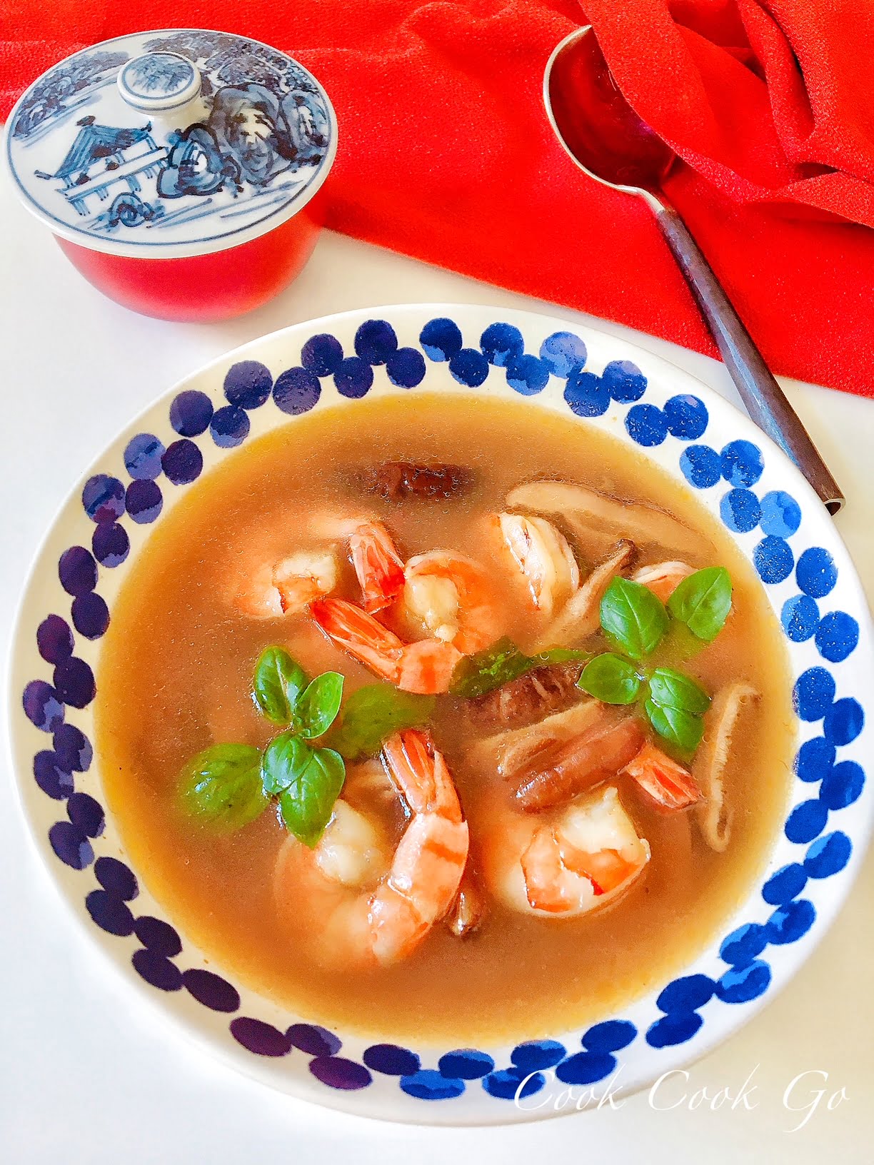 hot and sour thai shrimp soup