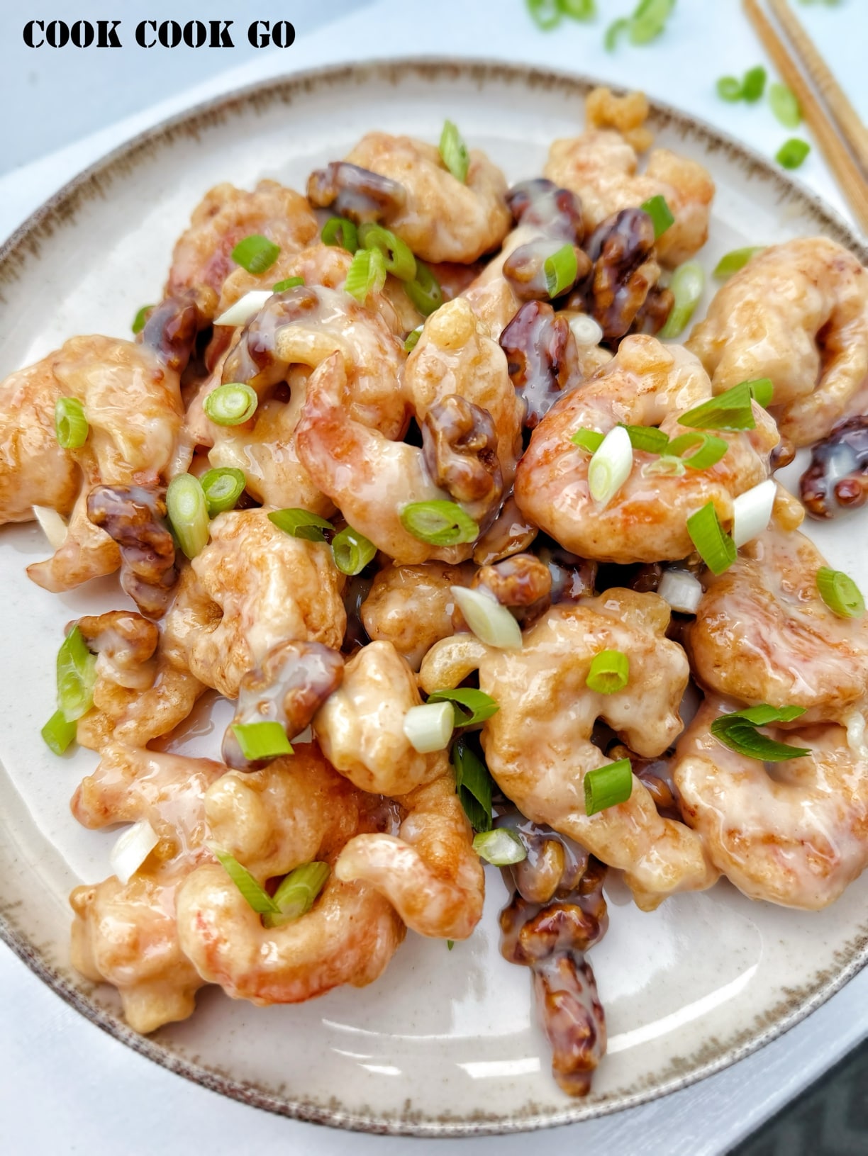 Crispy Shrimp with walnuts