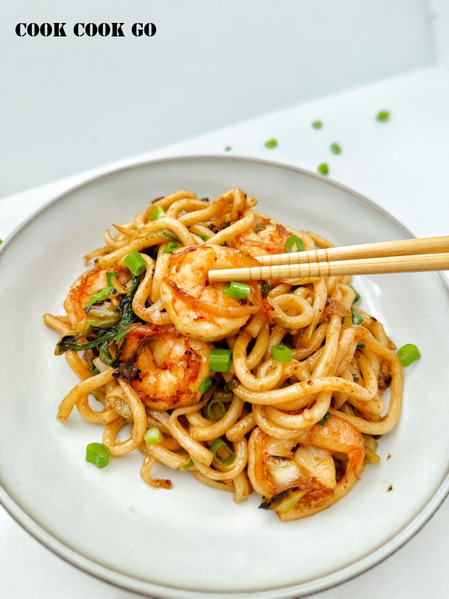 Heavenly Garlic Shrimp Udon Noodles