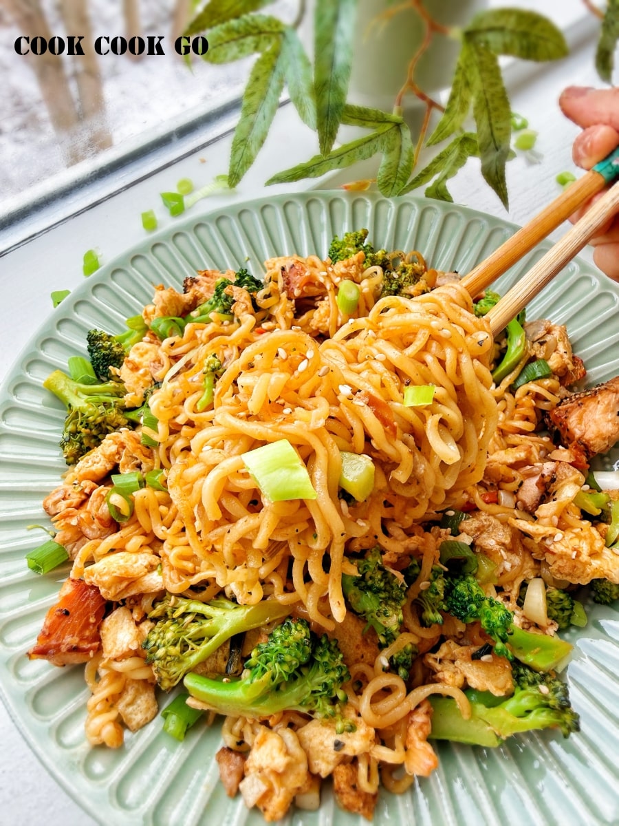 salmon stir fry ramen noodles