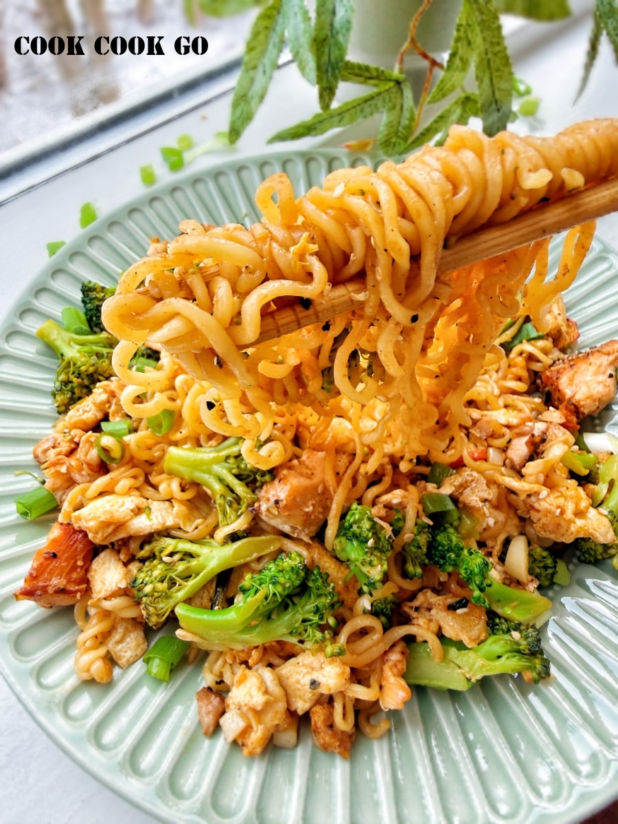 stir fry salmon ramen noodles