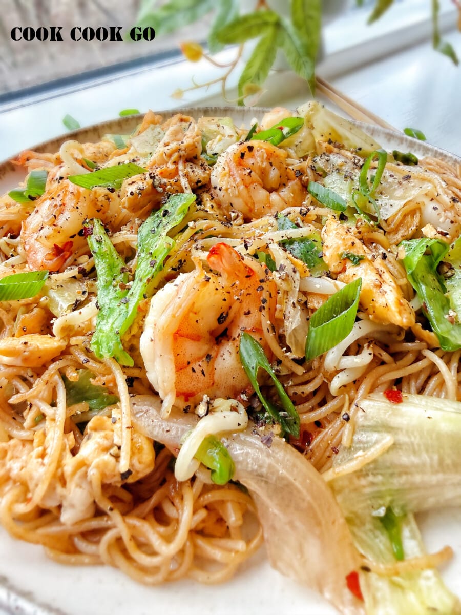 fried rice noodles with shrimp 